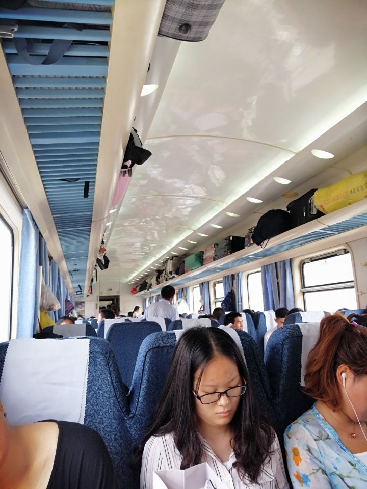 普通火车硬座车,普通火车硬座座次表