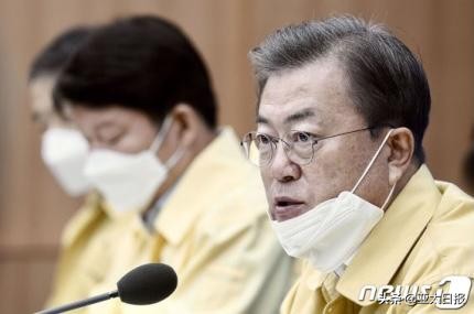 韩国疫情爆发导致民众不满，网上买口罩却收到空饼干袋