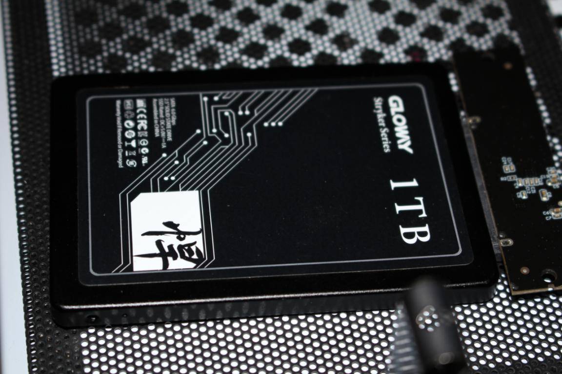 国货当自强光威全国产ssd1tb体验,sandisk和光威悍将ssd