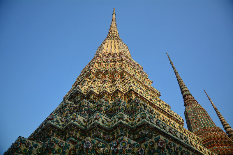 曼谷卧佛寺庙在哪里,曼谷卧佛在卧佛寺里面哪里