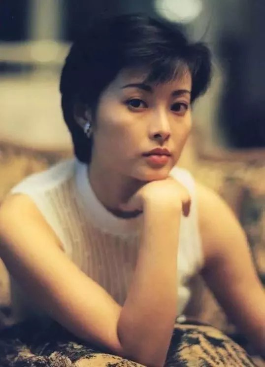 刘诗诗当妈袁立为何蹭热度？看看她到底是怎样的人