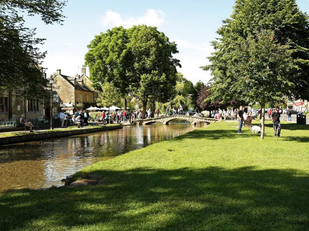 恬静乡村,摇滚乐调,古城烟雨……这里有你不知道的多面英伦