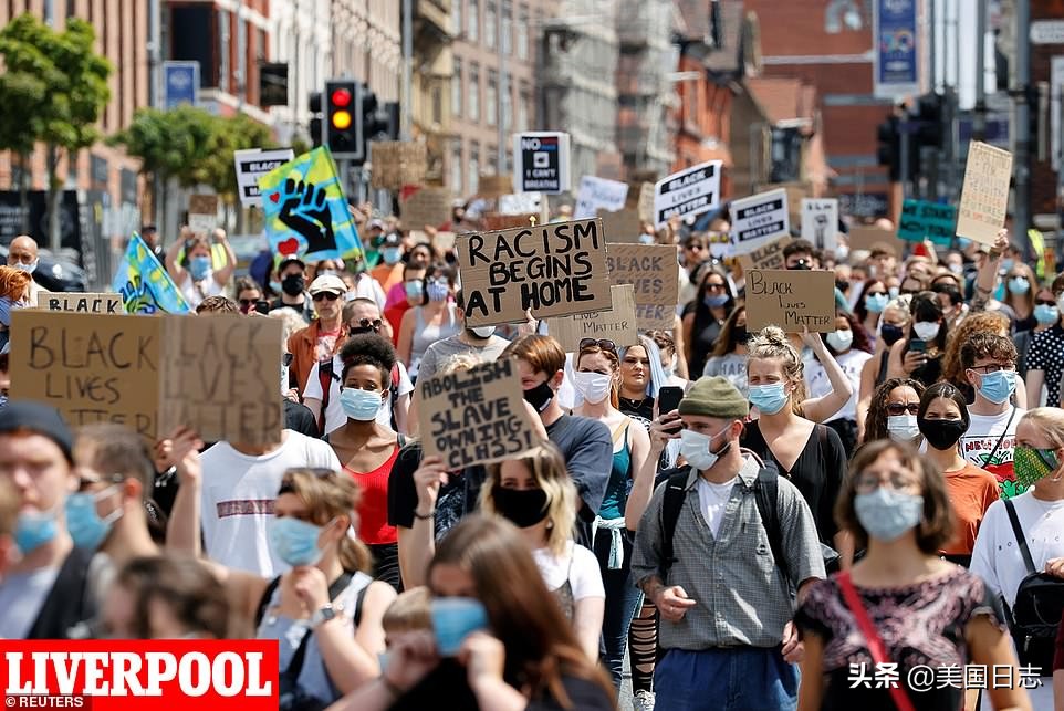 英国抗议人群与警方爆发冲突,英国白人右翼和反种族主义