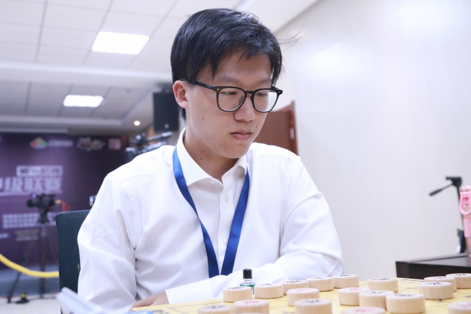 亳州战报|象甲联赛第六轮战罢，许文章含笑认输