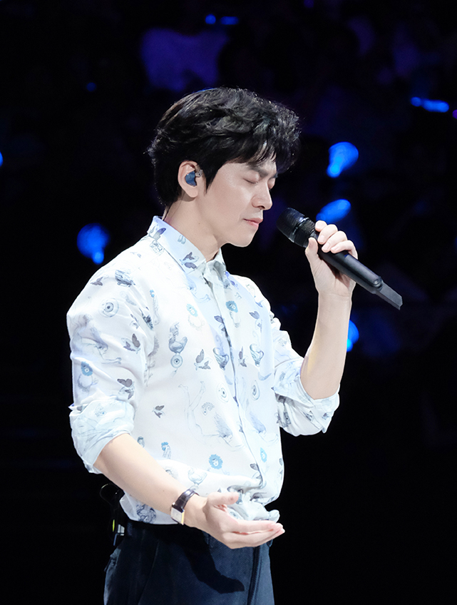 不分年龄看帅哥,不论年龄高矮胖瘦