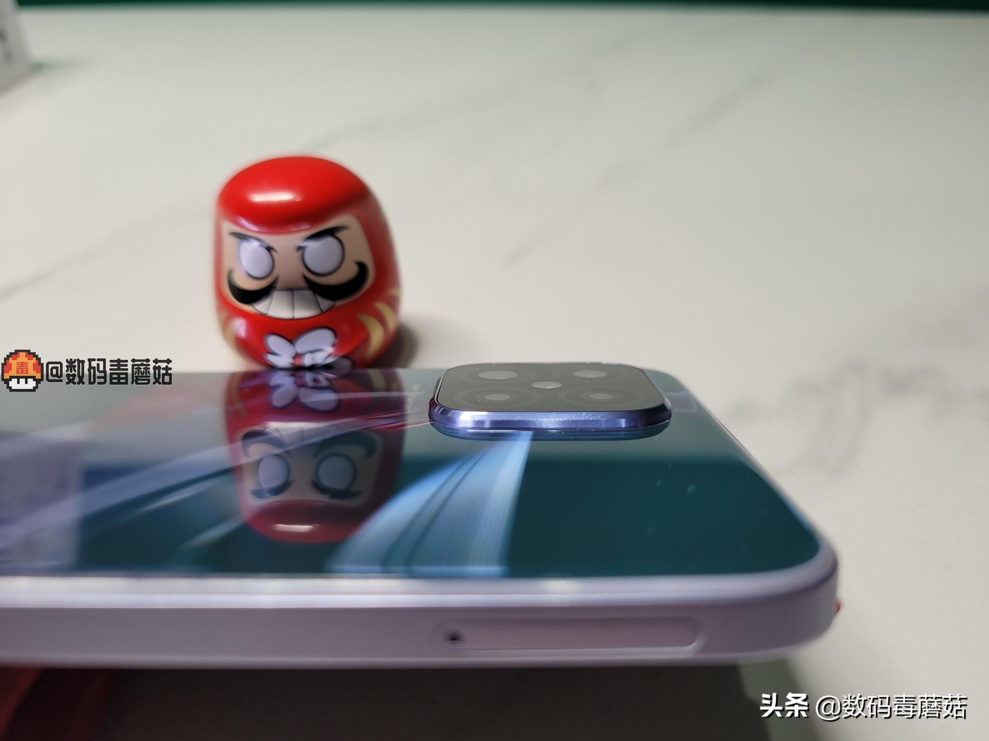 荣耀play5防水测试,轻薄便携式无线充电