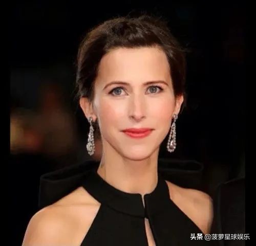 卷福版福尔摩斯最后跟谁在一起了,神探夏洛克让卷福一夜爆红