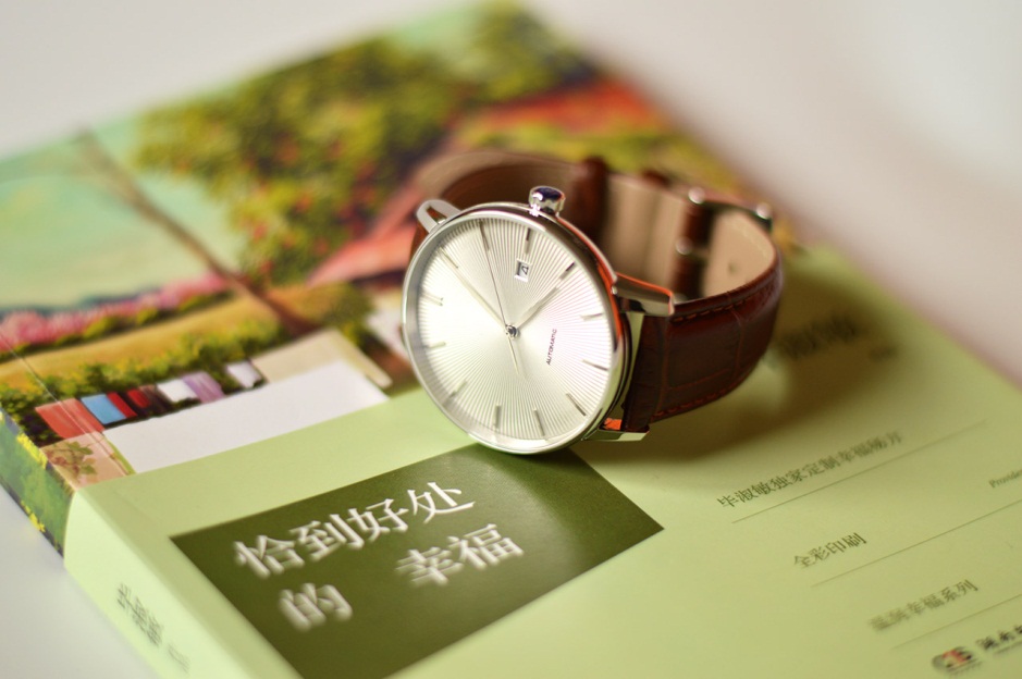 便宜手动机械表推荐,轻派机械表499