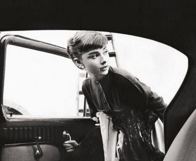 赫本是众多男人心中的女神,赫本坎坷情路