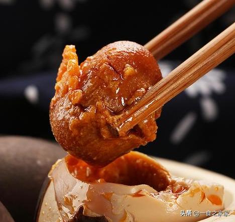 海鸭蛋被央视曝光了,央视曝光一戳就流油的海鸭蛋