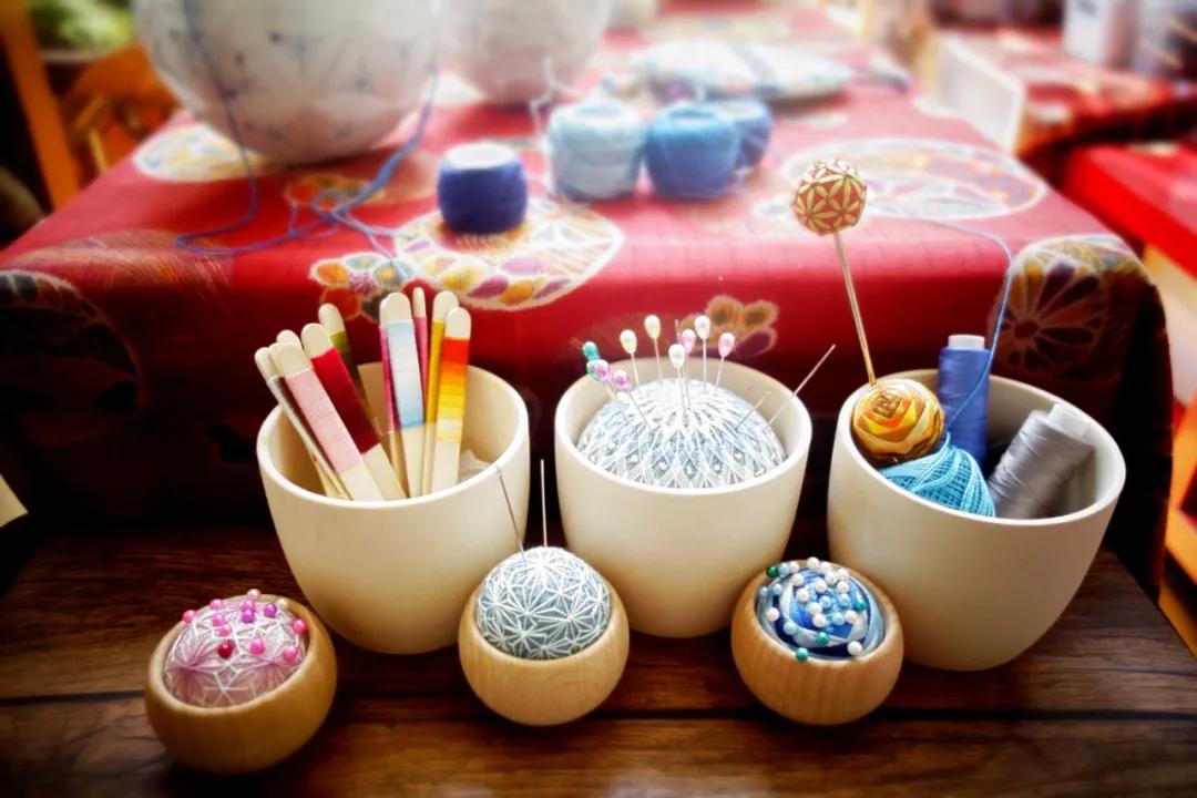 惊艳!“球上刺绣”你见过吗?她在球上绣出二十四节气,无数粉丝为之打call