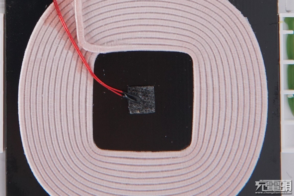 小米升降式无线充和80w无线充对比,小米20瓦无线充拆解