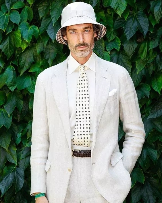 鑻卞浗elle鐢锋ā,鑻卞浗鐢锋ā鐗筫lle