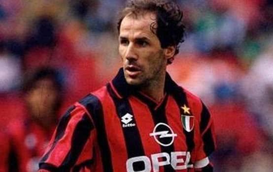 马尔蒂尼评价顶级后卫标准,马尔蒂尼高光打左后卫还是中后卫