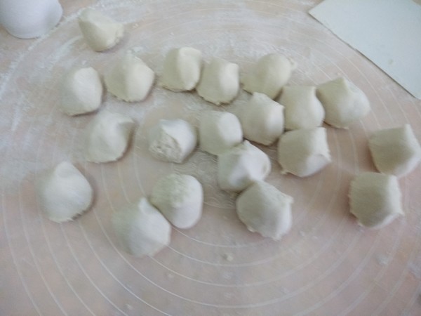 老东北美食白菜芹菜饺子蒸饺,天冷了这种蒸饺最好吃营养丰富