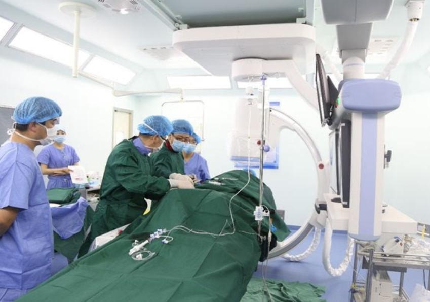 身边很多同事都得了冠心病，到底什么是冠心病？有什么治疗方法？