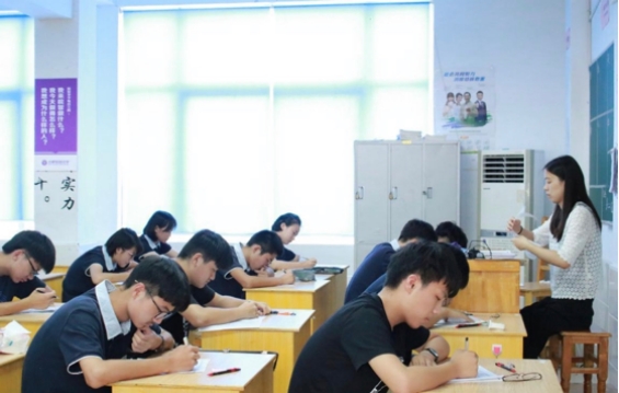 高考几百分能上大学,高考只能上个好一点的大专