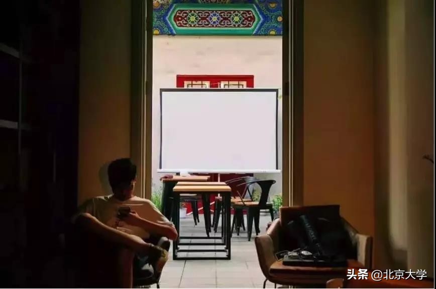 探园|燕园有多少个图书馆？