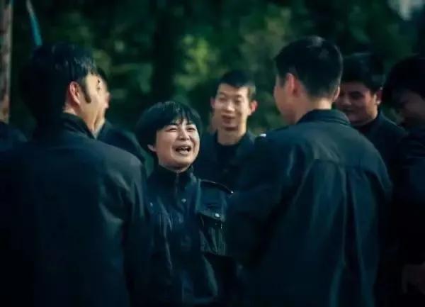 致敬坚守在一线的教师们,致敬警营里的老师们