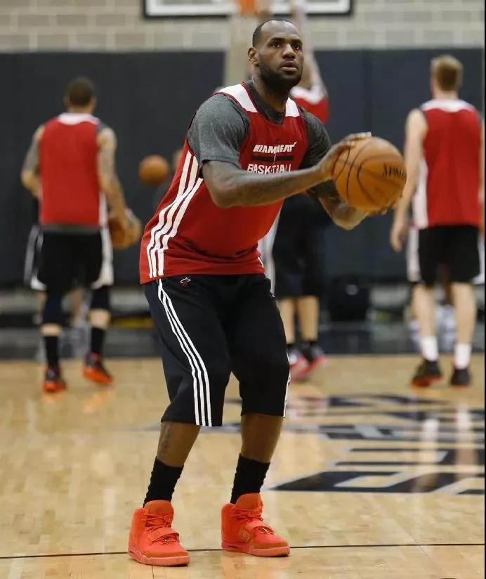 nikeair回到未来塔克,nikeairyeezy复刻