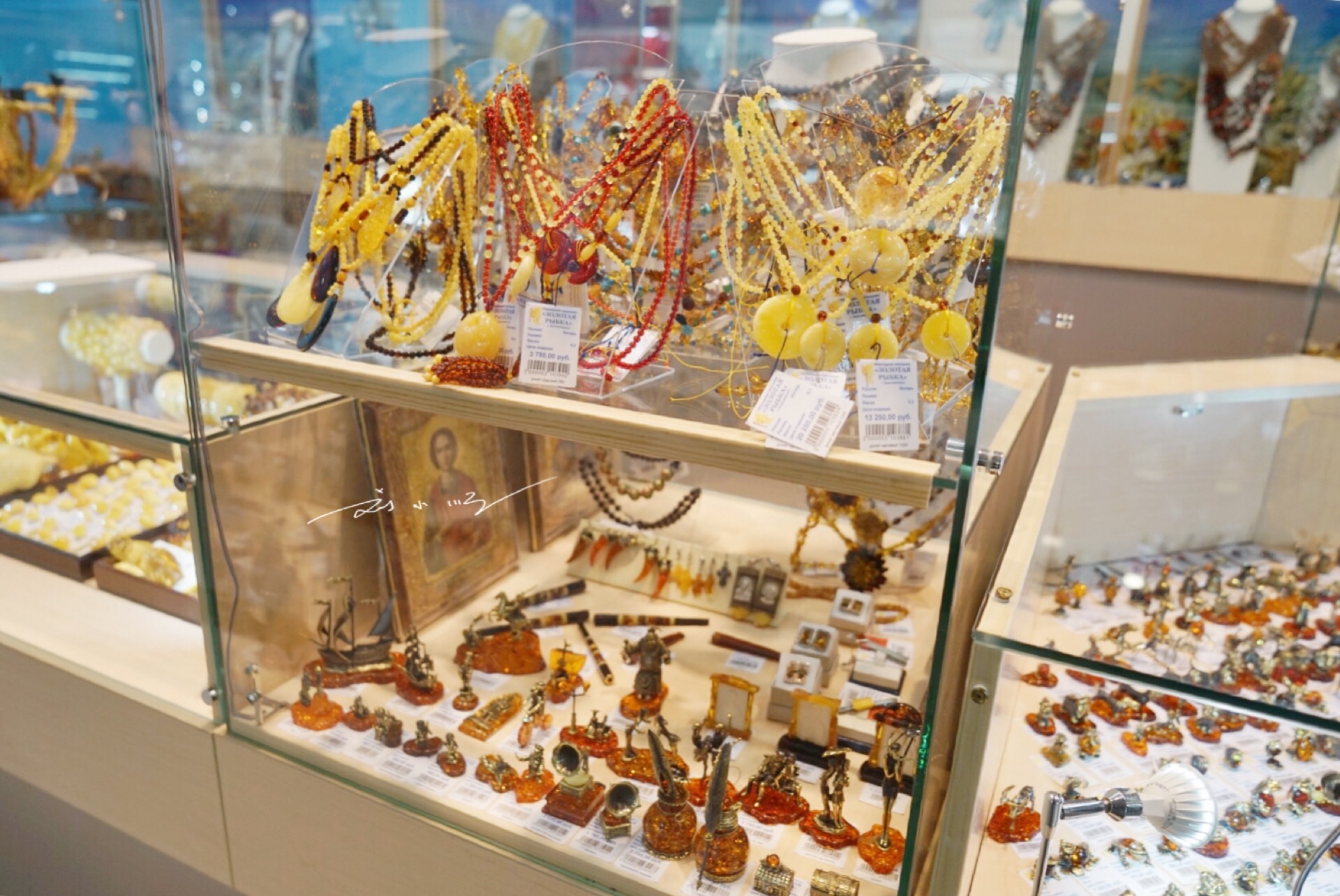 俄罗斯旅游买蜜蜡琥珀,去俄罗斯旅游买琥珀有假吗