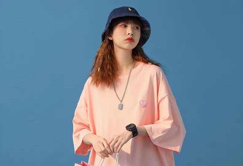 衣服太透、汗水过多，夏季穿衣烦恼多，穿衣小妙招打破穿衣尴尬