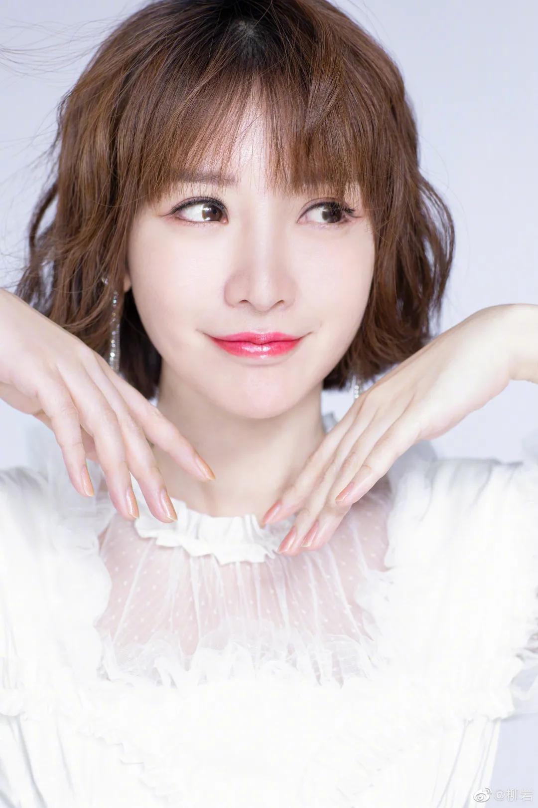 怎样剪刘海扎起来不嫌脸大,剪个刘海拯救一张脸