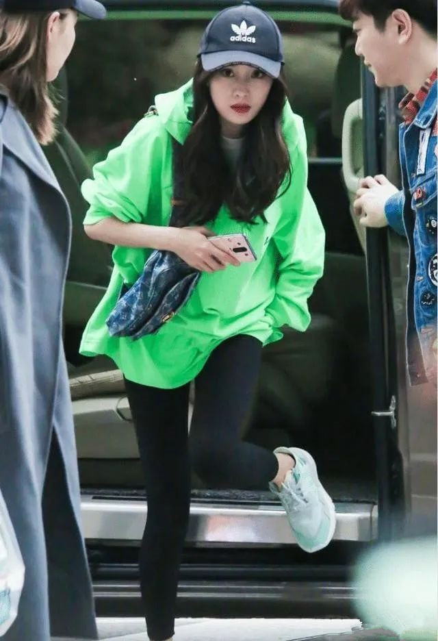 高个子适合鲨鱼裤老爹鞋穿搭吗,最搭配鲨鱼裤的老爹鞋