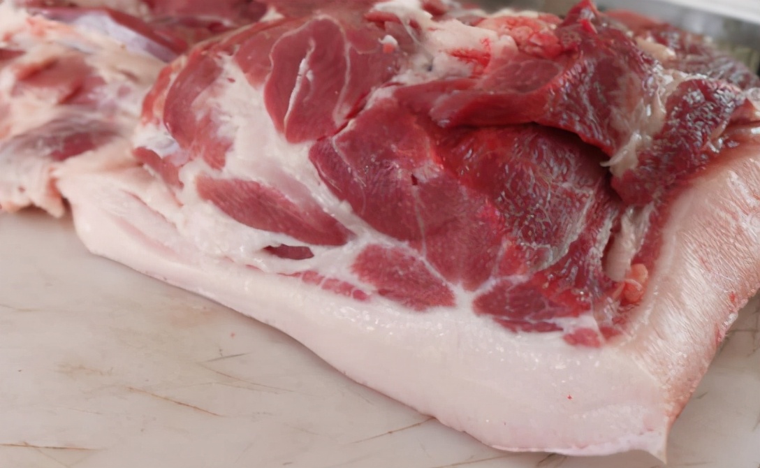 买猪肉看准3个地方,买猪肉挑这四个部位最好
