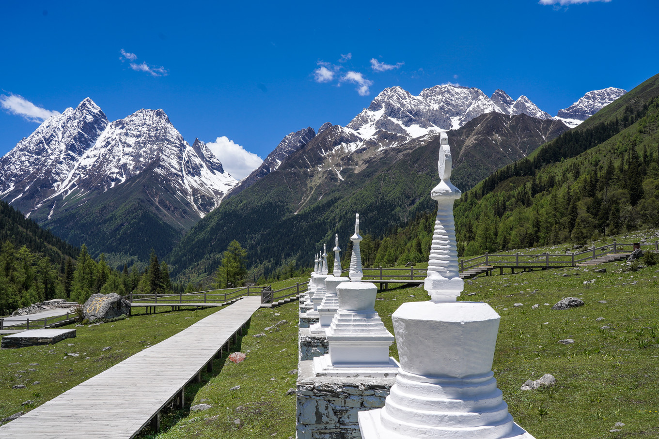 距离成都最近的户外天堂，这里比瑞士、阿尔卑斯还美