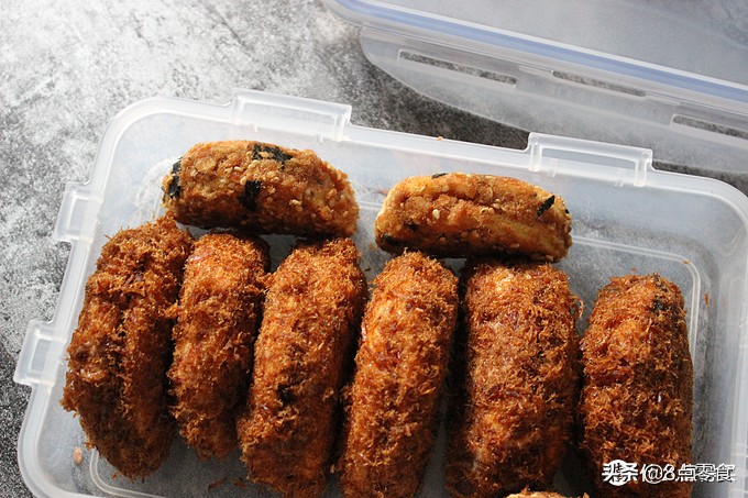 轻松玩烘焙想吃红遍四海八荒的肉松小贝可是又不想排队，自己做