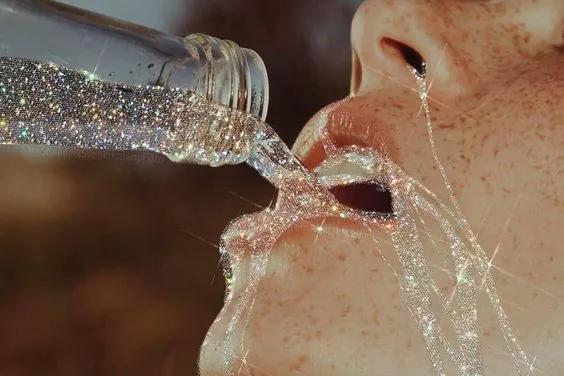 以前我觉得它土，现在没它我土