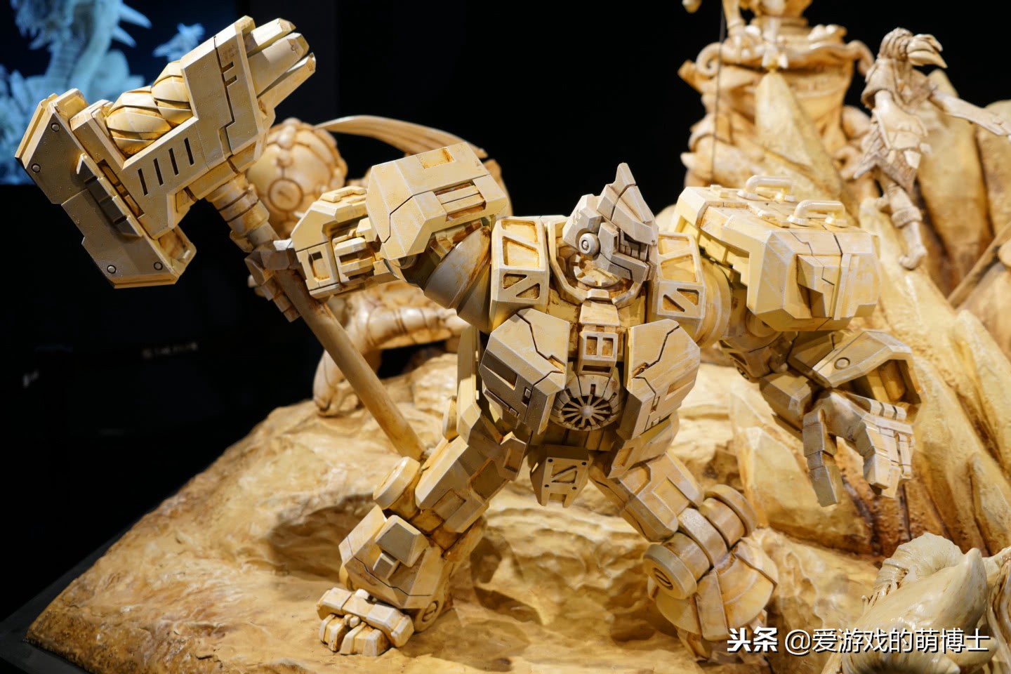 重现经典LCK对战，《英雄联盟》主题公园打卡雕塑创作