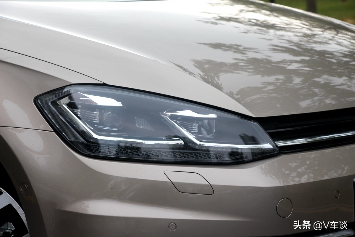 大众高尔夫2021款280TSIDSGR-Line空间,运动感十足全新大众高尔夫实车