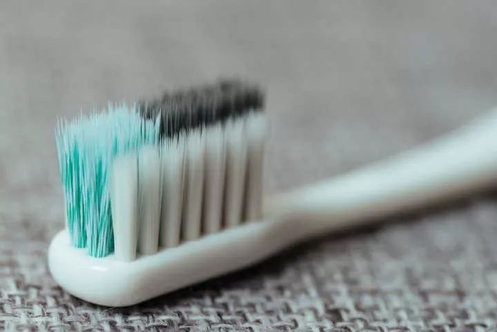 保护牙要用什么牙刷,牙刷保护牙的五大误区