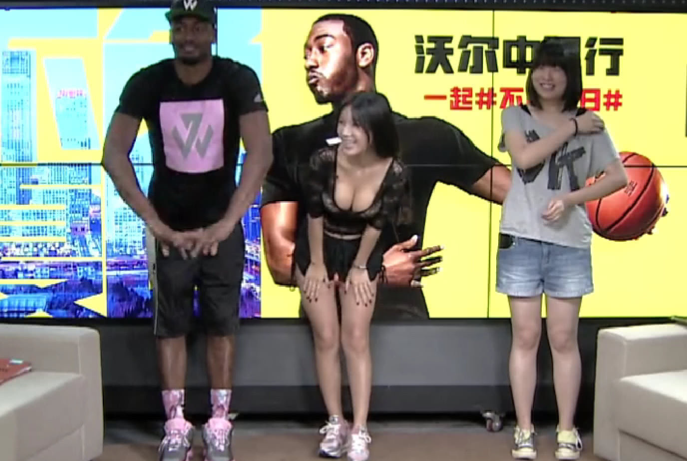 樊玲招牌动作,樊玲跳舞