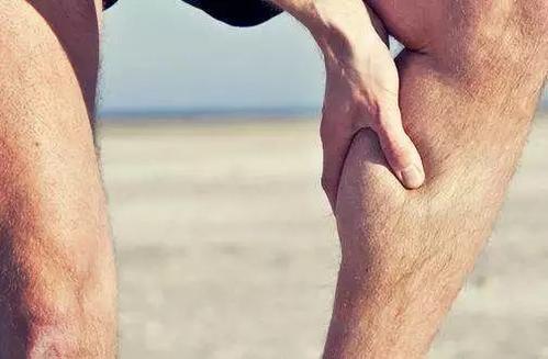 半夜腿脚抽筋补什么钙,半夜脚抽筋是缺什么