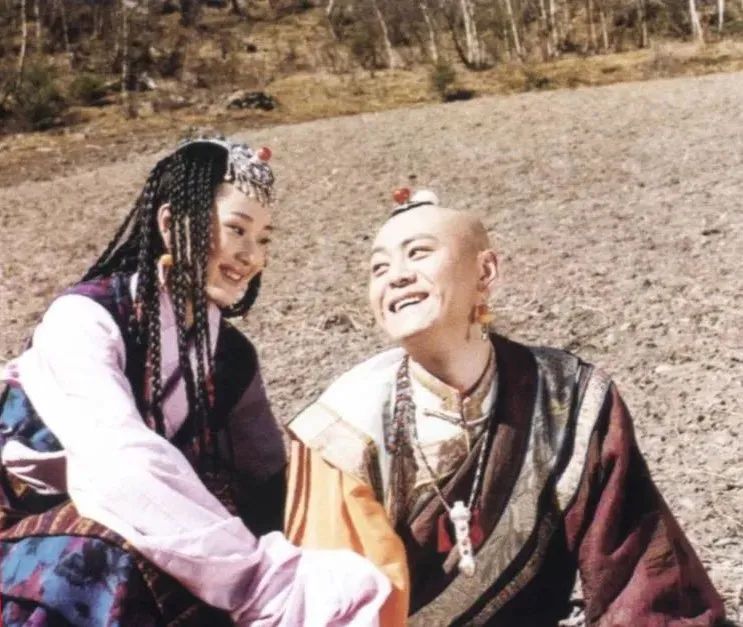 尘埃落定一个傻子的一生,尘埃落定傻子少爷却成了最大赢家