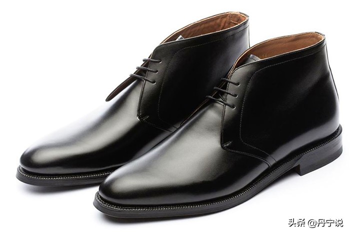 如何选购Chukka靴子呢？男人怎么穿都不会邋遢的“马球鞋”