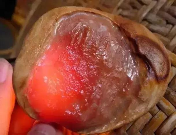 捡到这样的石头千万别扔桌子,遇到这样的石头赶紧捡