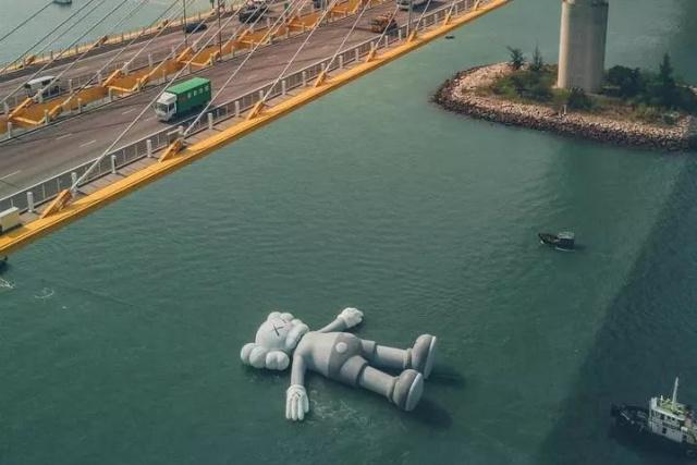 优衣库kaws联名,优衣库kaws第一次联名