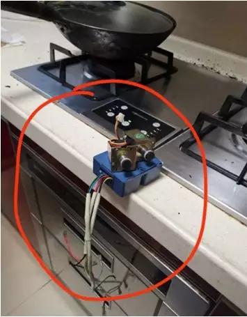 在微信上看到这些“官方账号”，立刻举报！