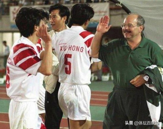 它是中国联赛早期的土豪队,大笔投入堪比恒大,一手好牌却没打好