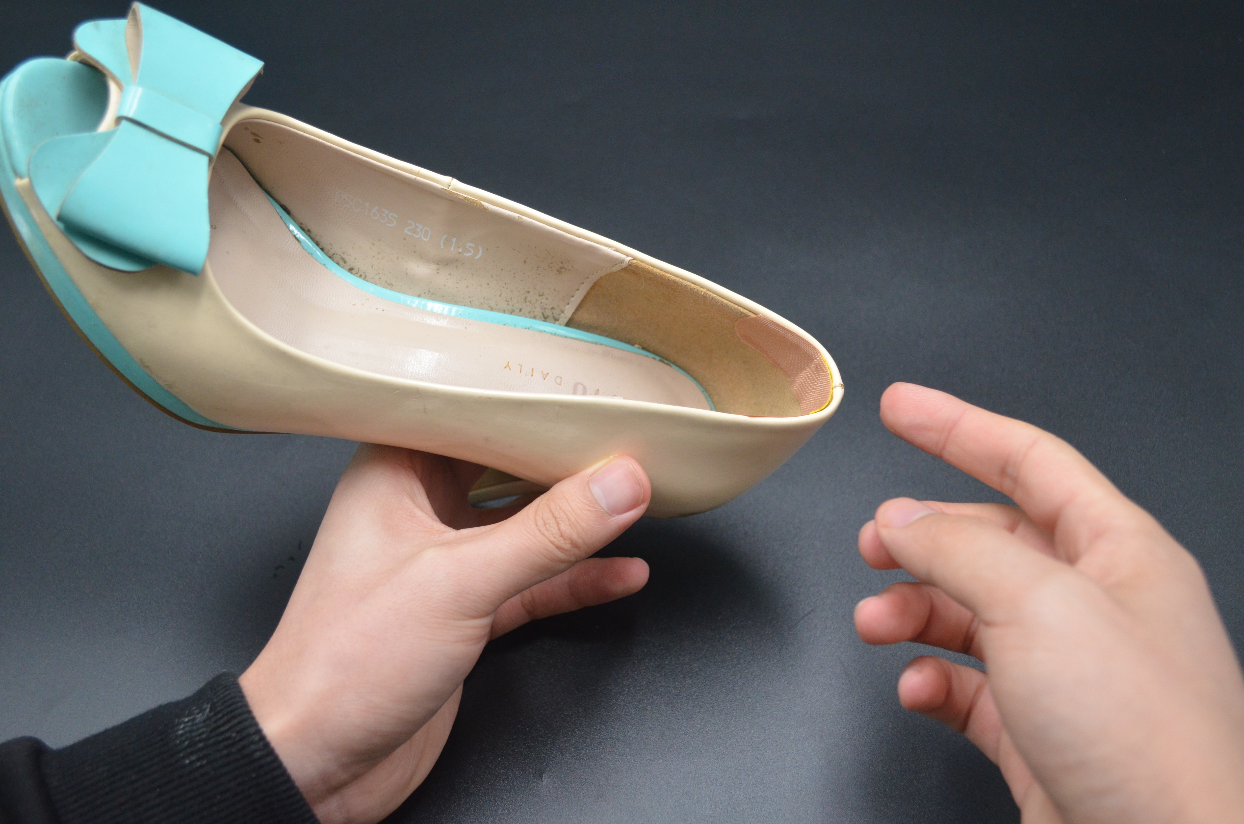 高跟鞋里面放什么穿着不累,高跟鞋实用小物件