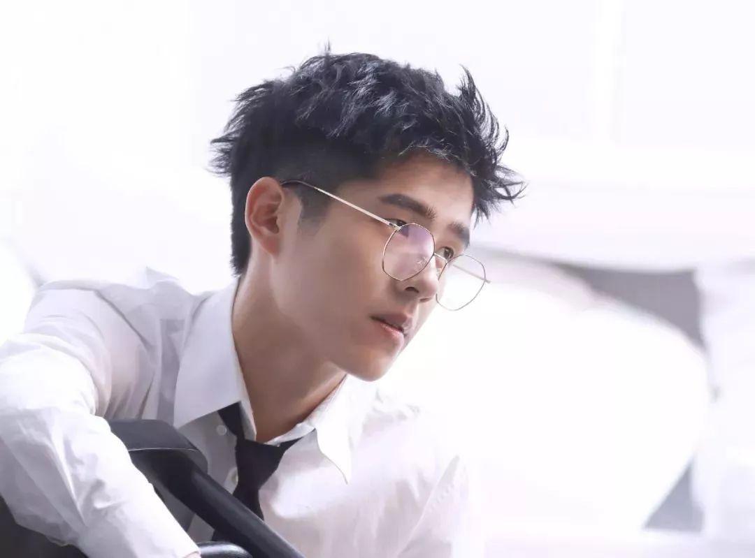 刘昊然闹乌龙完整版,刘昊然内娱对标易烊千玺