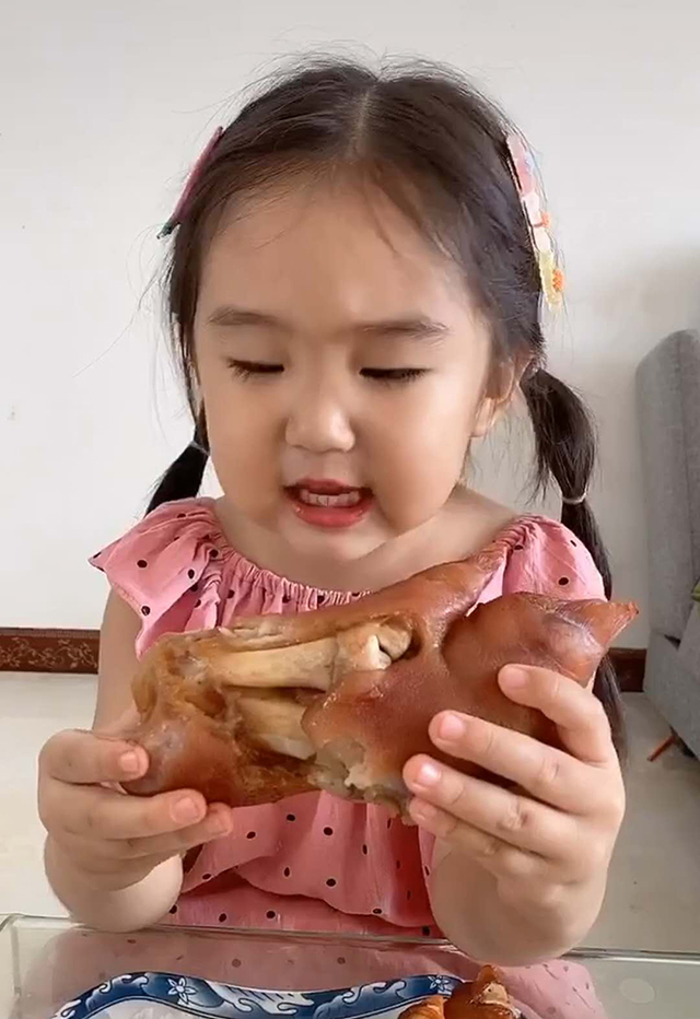 小胖妞决心减肥,小胖妞天天想吃肉