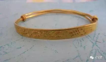 黄金手镯一般买多少克合适不变形,黄金手镯哪种款不过时而且不变形