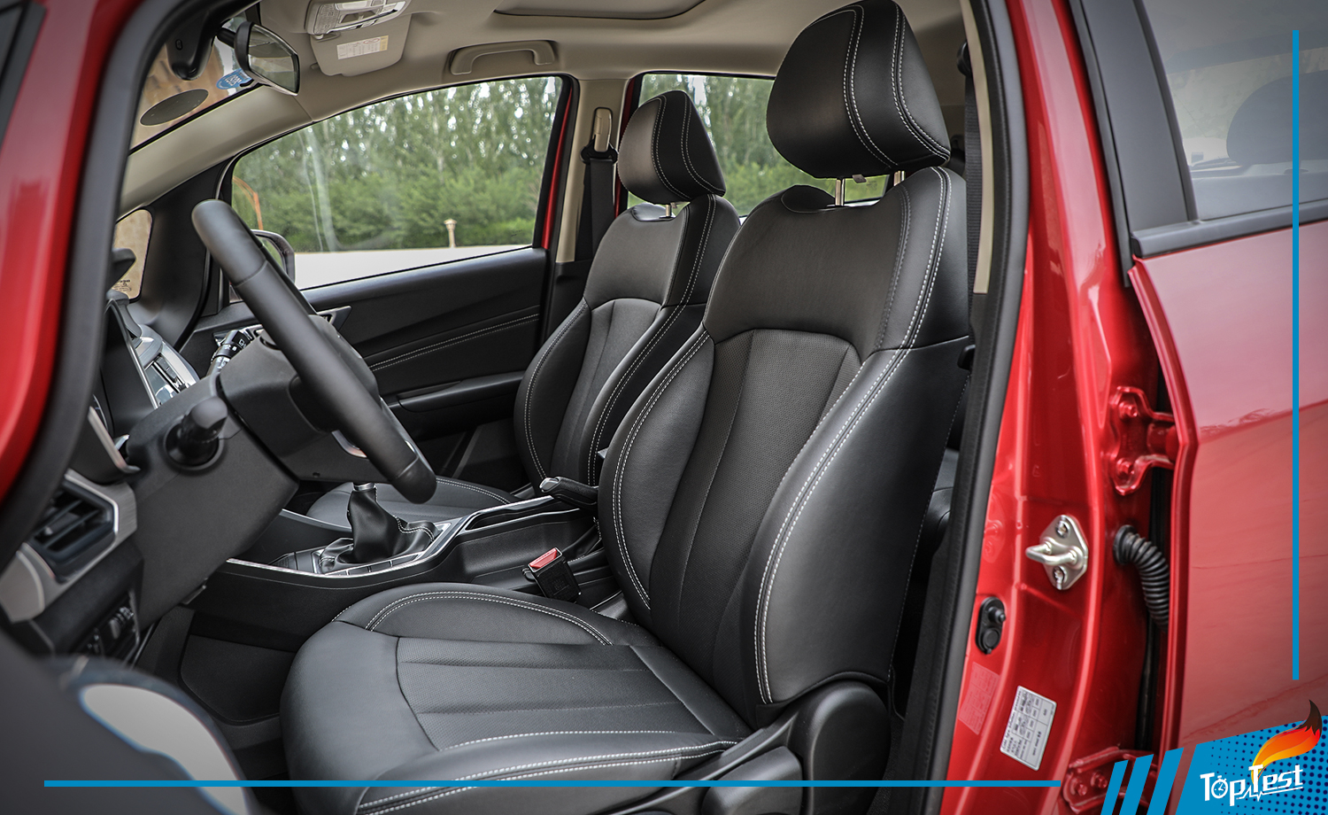 适合家族用的设计,吉利远景x32018周年纪念版无天窗