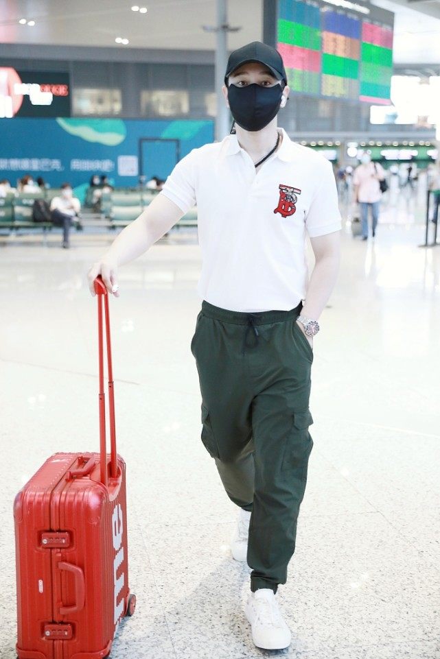 黄晓明日常穿衣搭配,黄晓明造型盘点