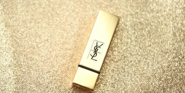 买口红被专柜推荐色号忽悠了,买支口红几百块还说色号不对